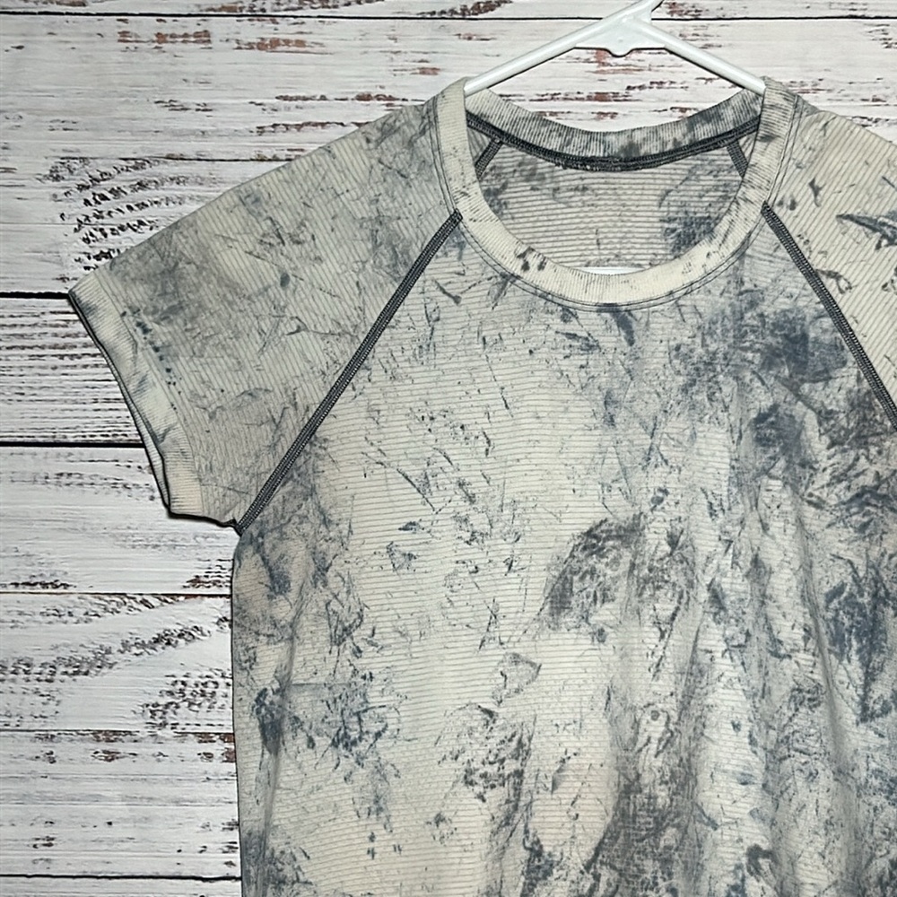 Lululemon Swiftly Tech Short Sleeve 2.0 MultiDye
Multi Dye White Grey Black 8 - Picture 8 of 17